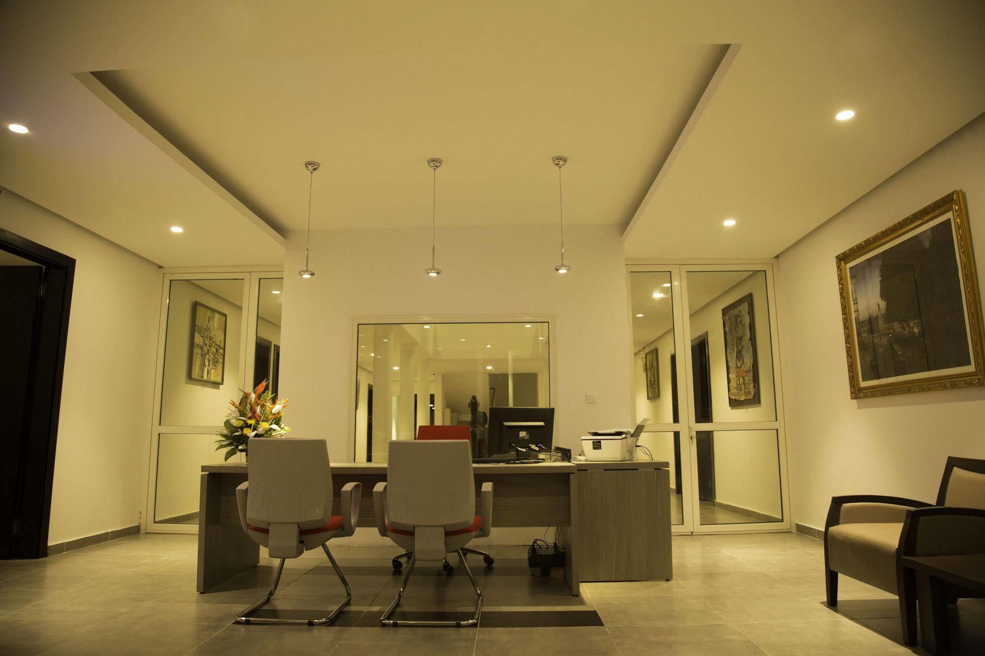 Residence Achenbach Abidjan Bagian luar foto